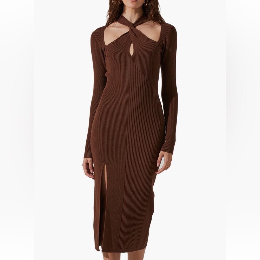 Long-sleeve Brown Ribbed Dress with side slit